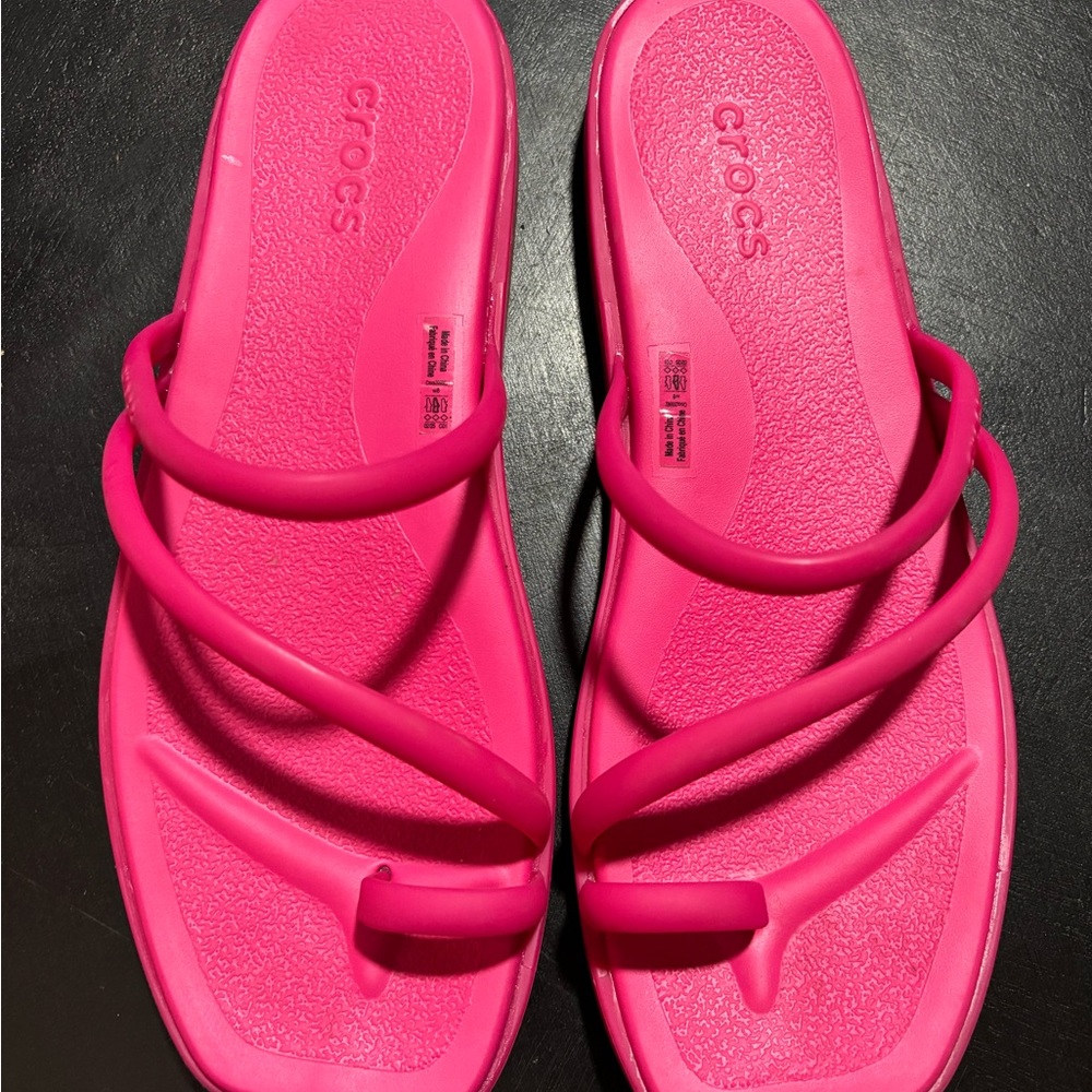 CROCS Women's Bright Pink Sandals